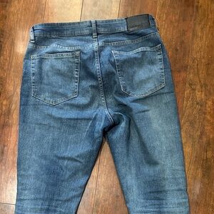 Eddie Bauer - Slim Men's Blue Denim Jeans. Size 32x32